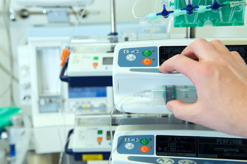 ¿Cómo debe ser utilizada una bomba de infusión?